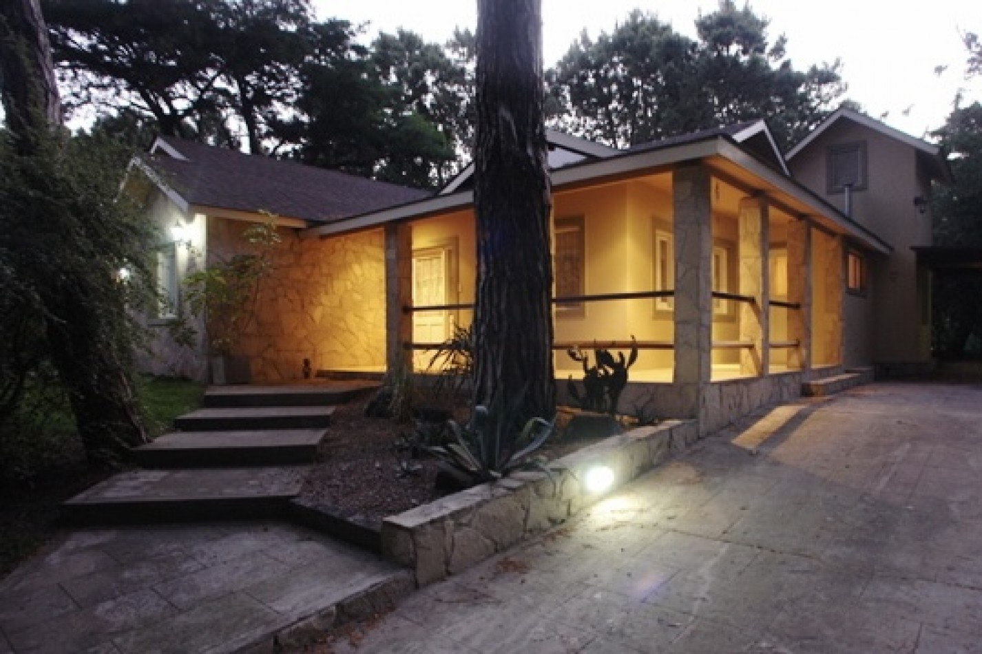 Casa en Carilo, excelente ubicacion y lindisimo entorno de bosque
