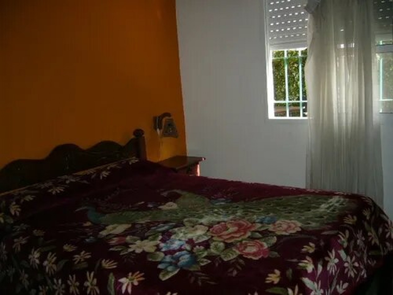  Casita con entrada independiente en lote compartido bien cerca del mar