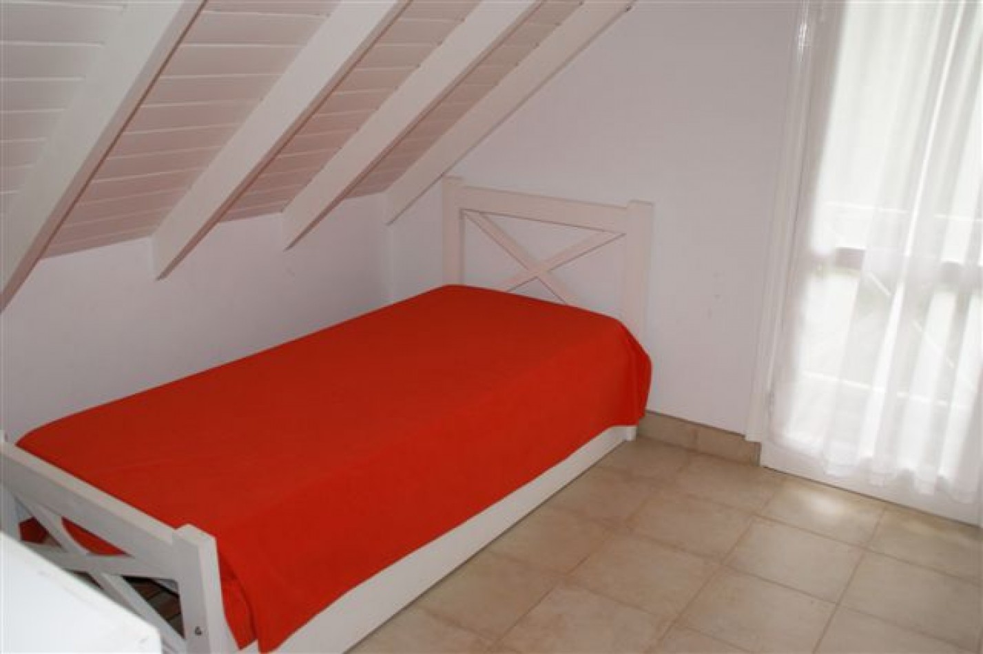 Lindisima casa con pileta en magnifico entorno de bosque