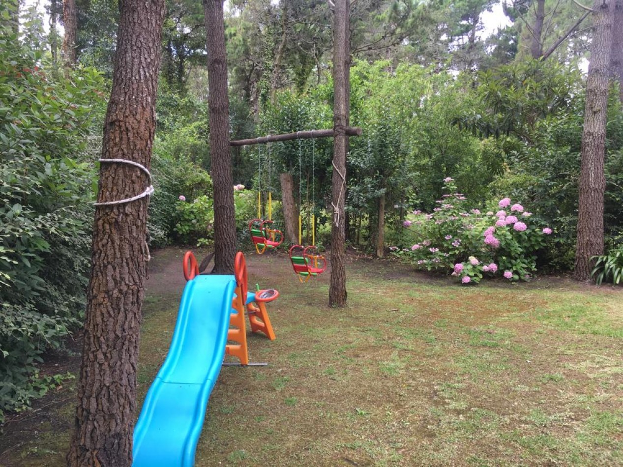 Lindisima casa con pileta en magnifico entorno de bosque