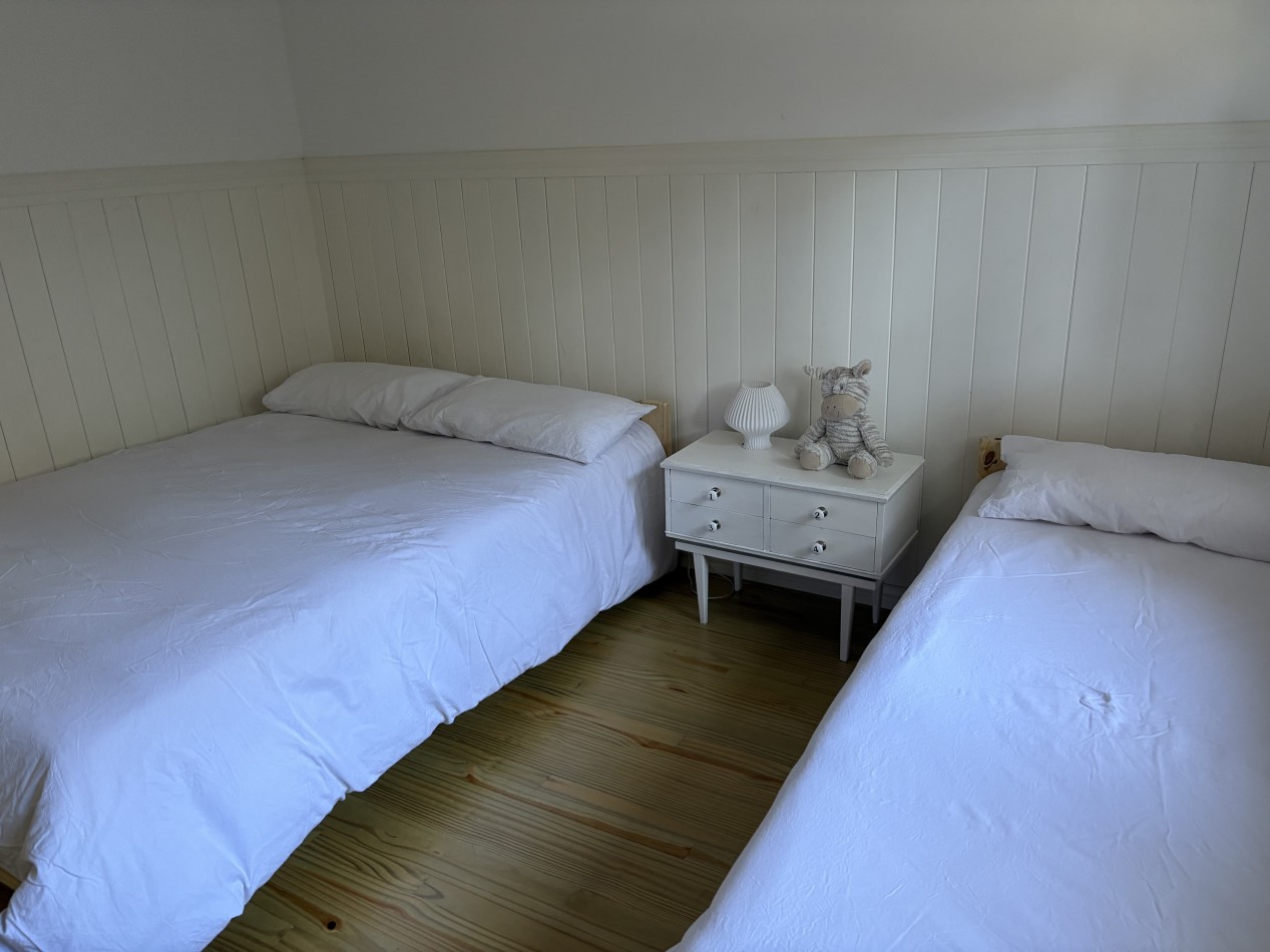 Excelente casa, nueva y moderna, espaciosa con parrillla y hermosas vistas.