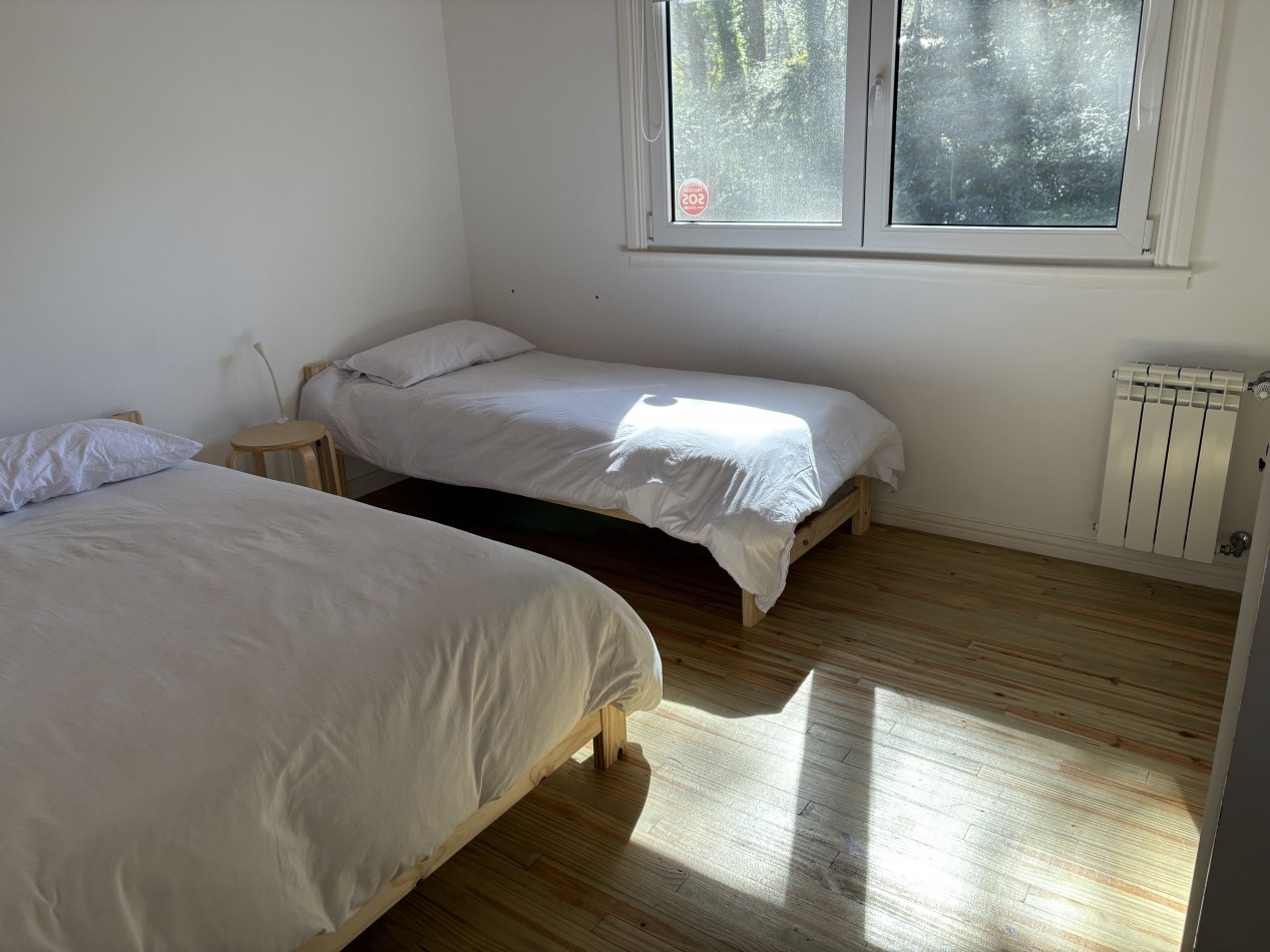 Excelente casa, nueva y moderna, espaciosa con parrillla y hermosas vistas.