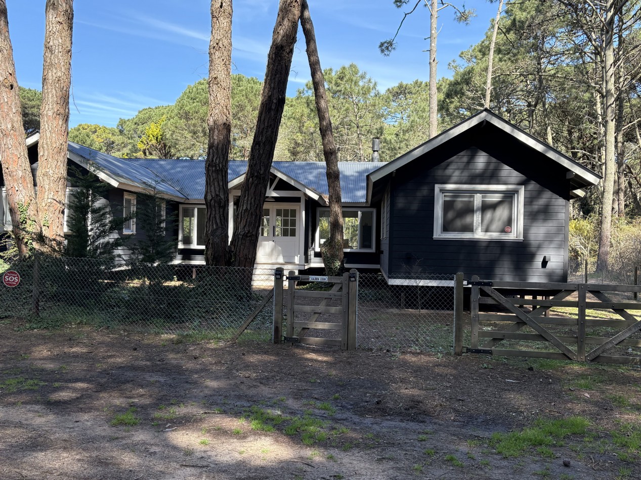 Excelente casa, nueva y moderna, espaciosa con parrillla y hermosas vistas.