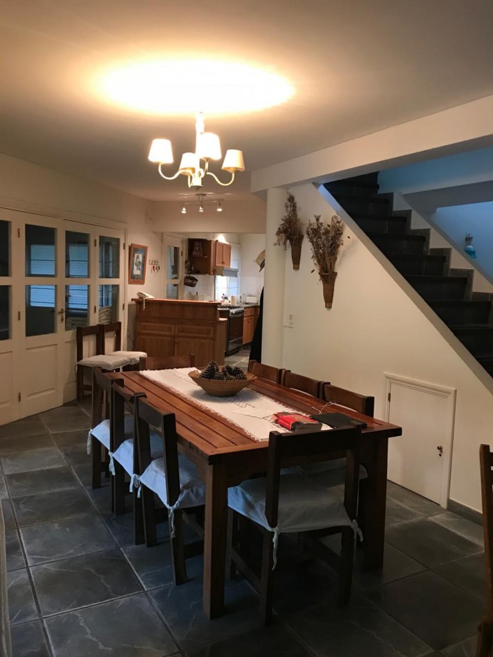 Hermosa casa en Carilo a 4 cuadras del mar y 4 del centro en lugar muy tranquilo. 