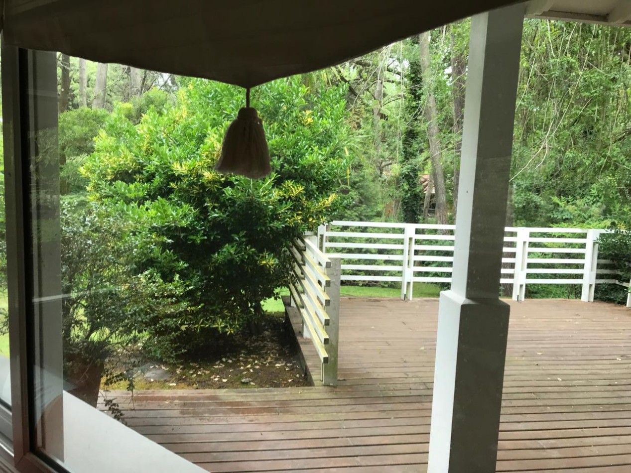 Hermosa casa en Carilo a 4 cuadras del mar y 4 del centro en lugar muy tranquilo. 