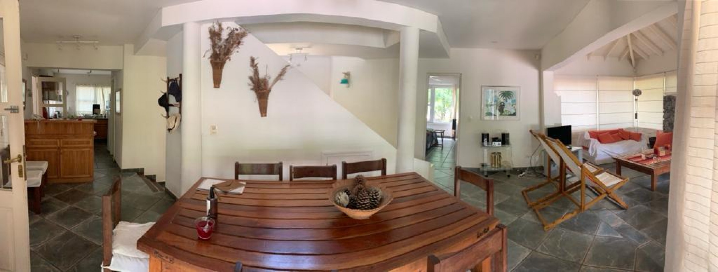 Hermosa casa en Carilo a 4 cuadras del mar y 4 del centro en lugar muy tranquilo. 