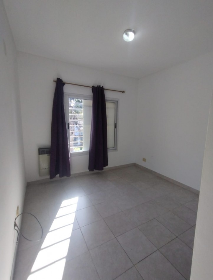 Dos ambientes con cochera en alquiler en Bella Vista