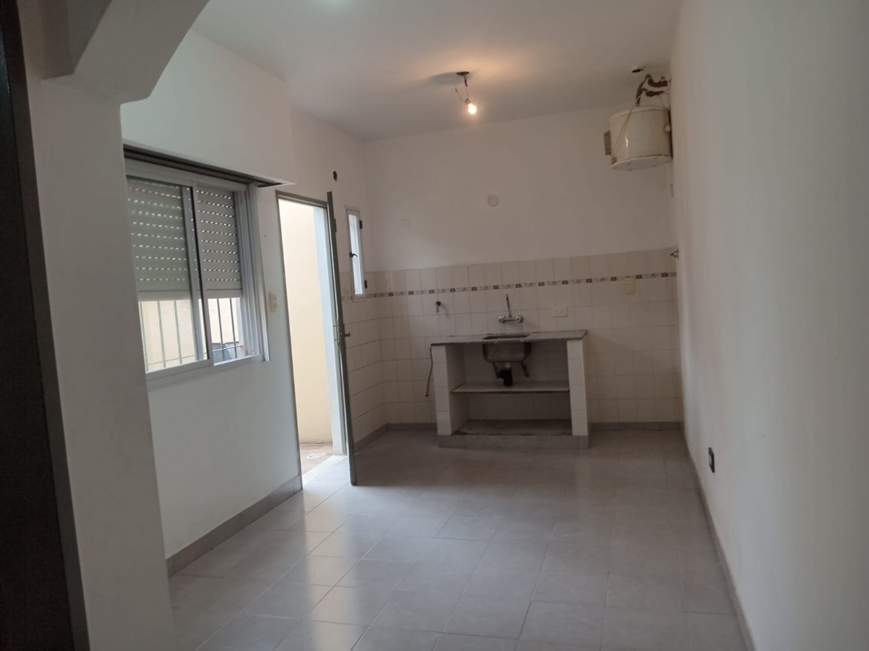 DOS AMBIENTES CON PATIO EN ALQUILER EN BELLA VISTA