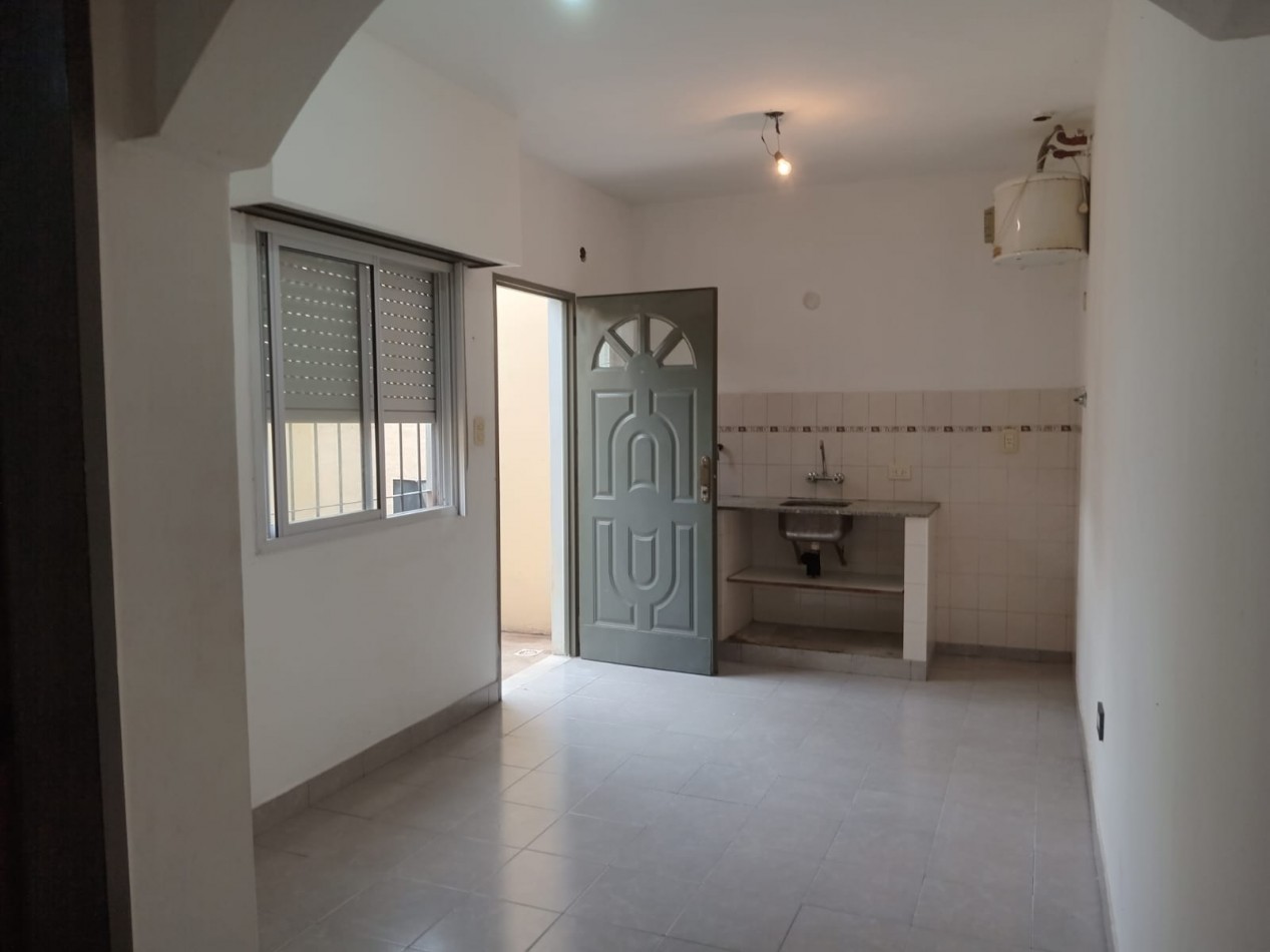 DOS AMBIENTES CON PATIO EN ALQUILER EN BELLA VISTA