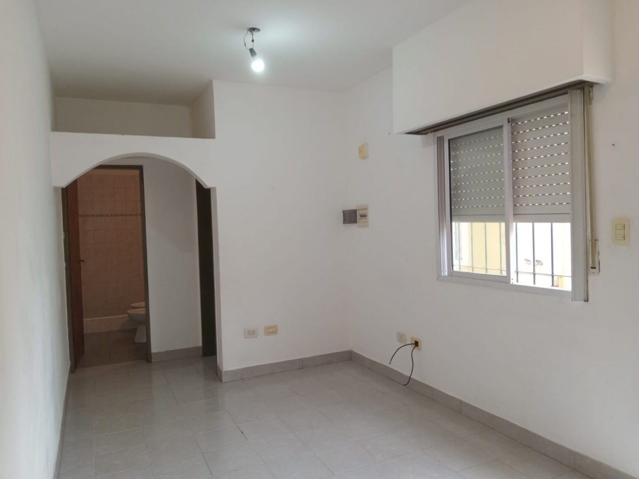 DOS AMBIENTES CON PATIO EN ALQUILER EN BELLA VISTA