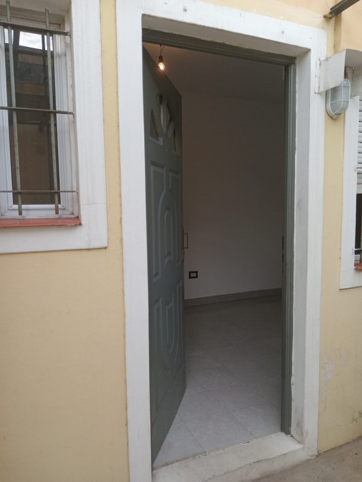 DOS AMBIENTES CON PATIO EN ALQUILER EN BELLA VISTA