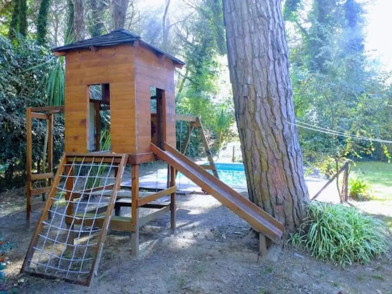 Excelente casa con pileta en el bosque de Carilo