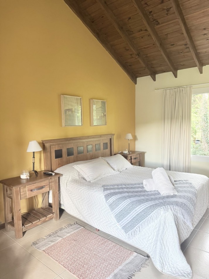 Esplendida casa en Carilo en excelente ubicacion.