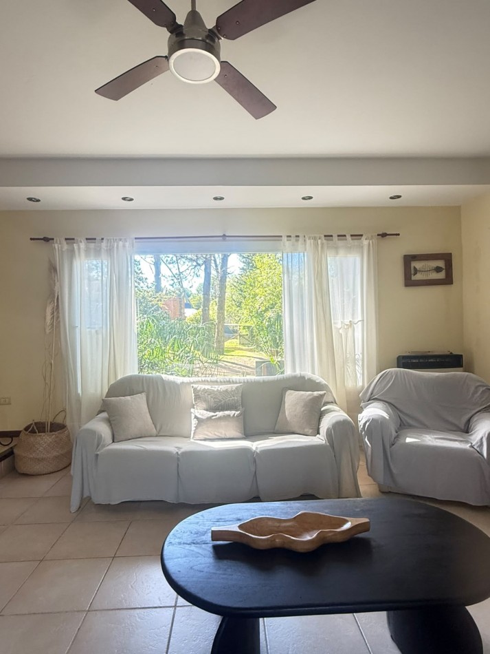 Esplendida casa en Carilo en excelente ubicacion.