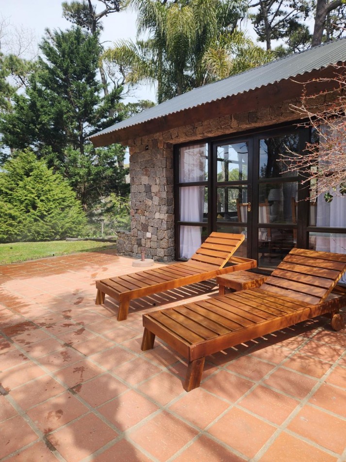 Gran casa en Carilo a 150 mts de mar en excelente ubicacion.