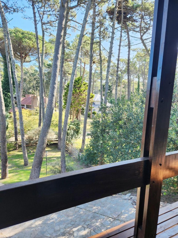 Gran casa en Carilo a 150 mts de mar en excelente ubicacion.