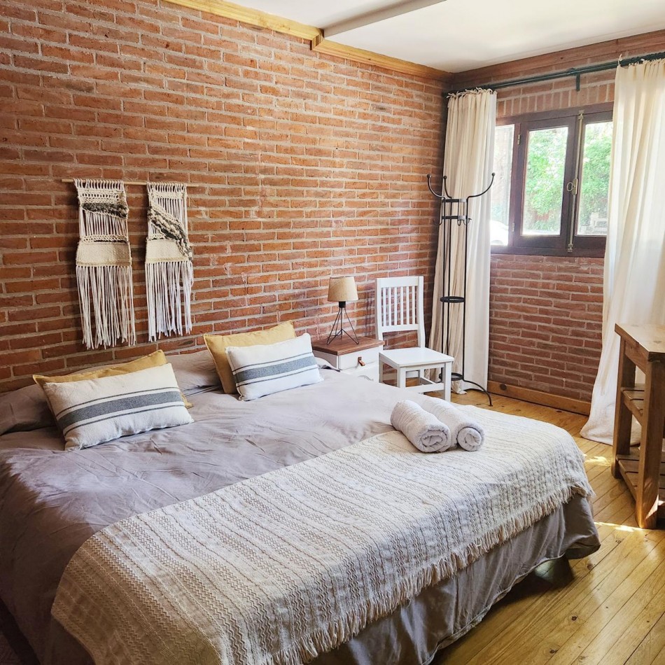 Hermosa cabaña en Carilo en complejo con amenities.