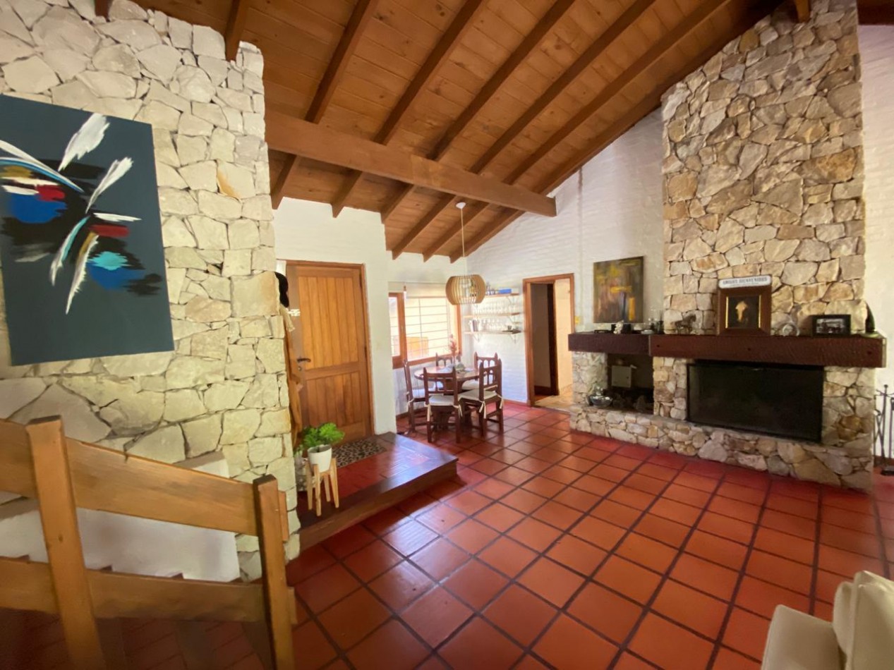 Lindisima casa en el bosque de Carilo