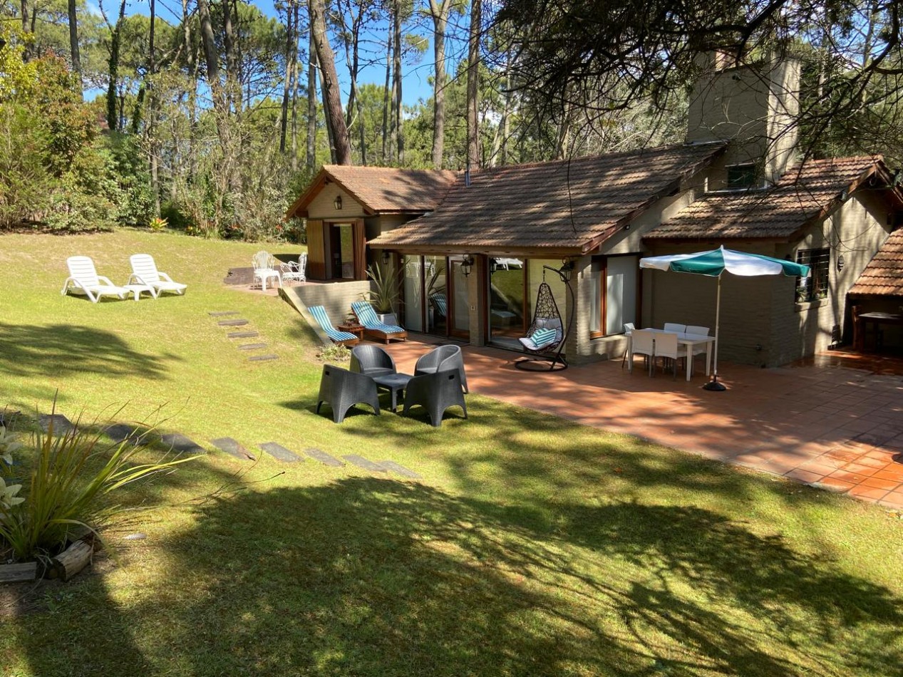 Lindisima casa en el bosque de Carilo