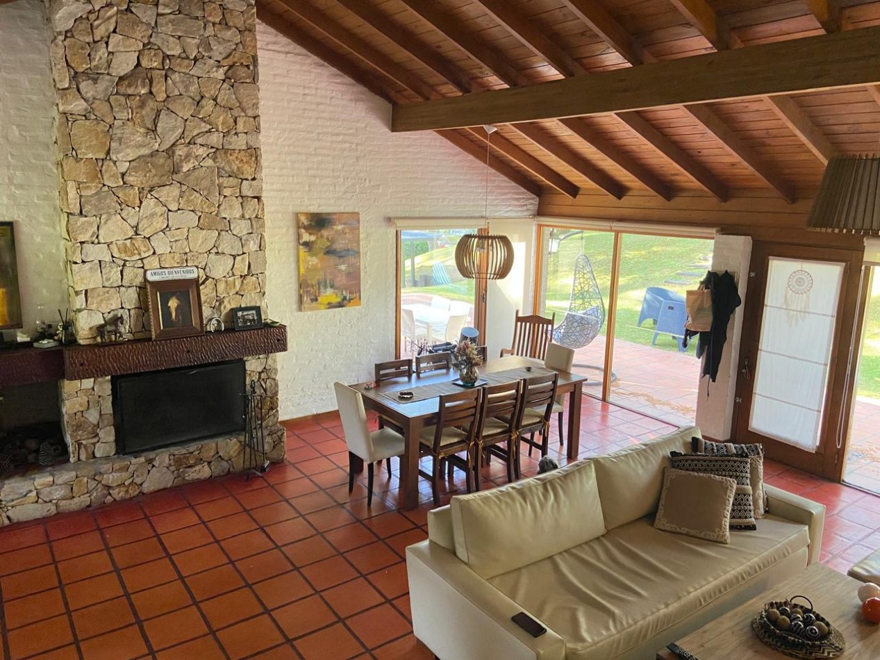 Lindisima casa en el bosque de Carilo