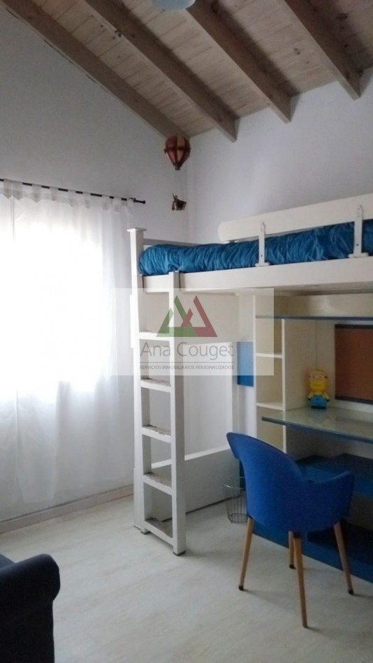 Esplendida casa en lugar muy tranquilo rodeada de bosque
