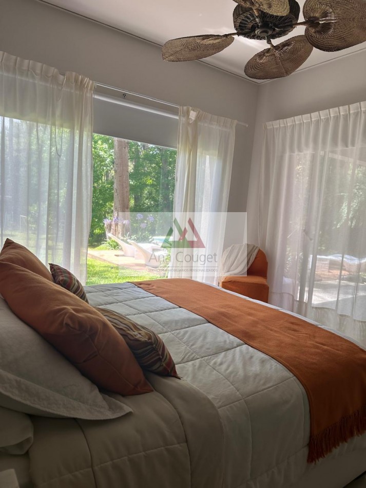 Impecable casa en Carilo, lista para entrar!