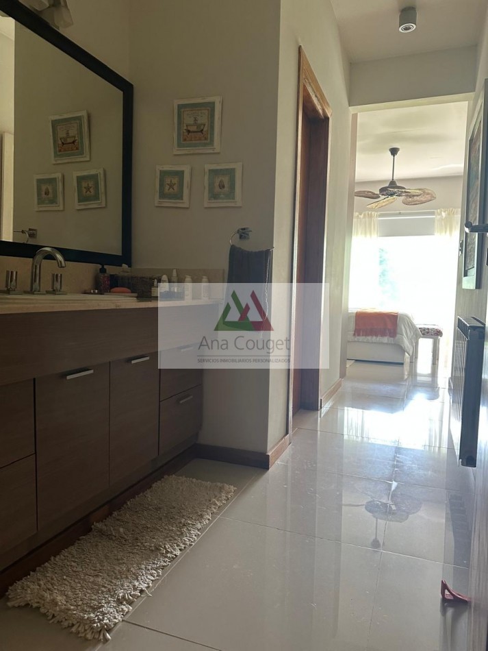 Impecable casa en Carilo, lista para entrar!