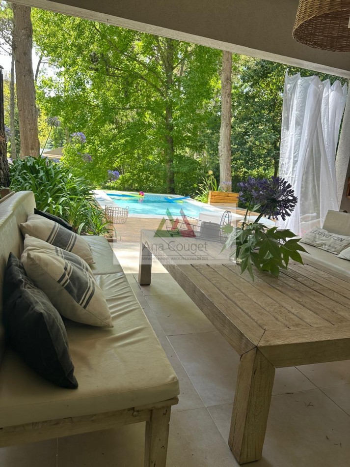Impecable casa en Carilo, lista para entrar!