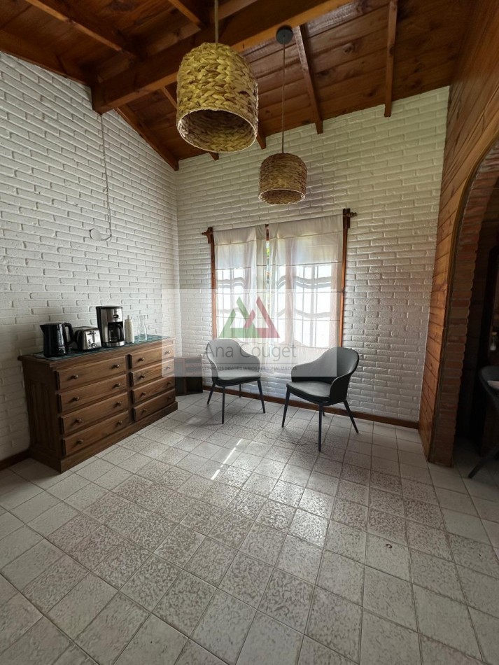 Muy linda casa en Carilo, excelente ubicacion.- 