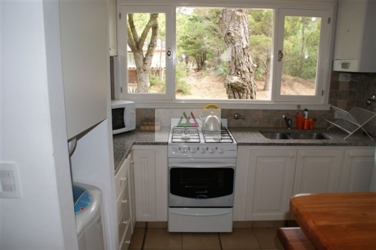 Lindisima casa con pileta en magnifico entorno de bosque