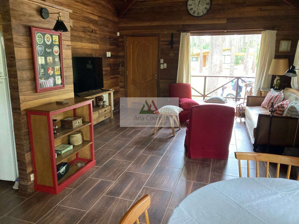 Pintoresca cabaña en el bosque de Carilo