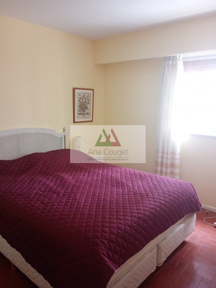 Departamento de 3 ambientes con cochera a 4 cuadras del mar en Pinamar Centro