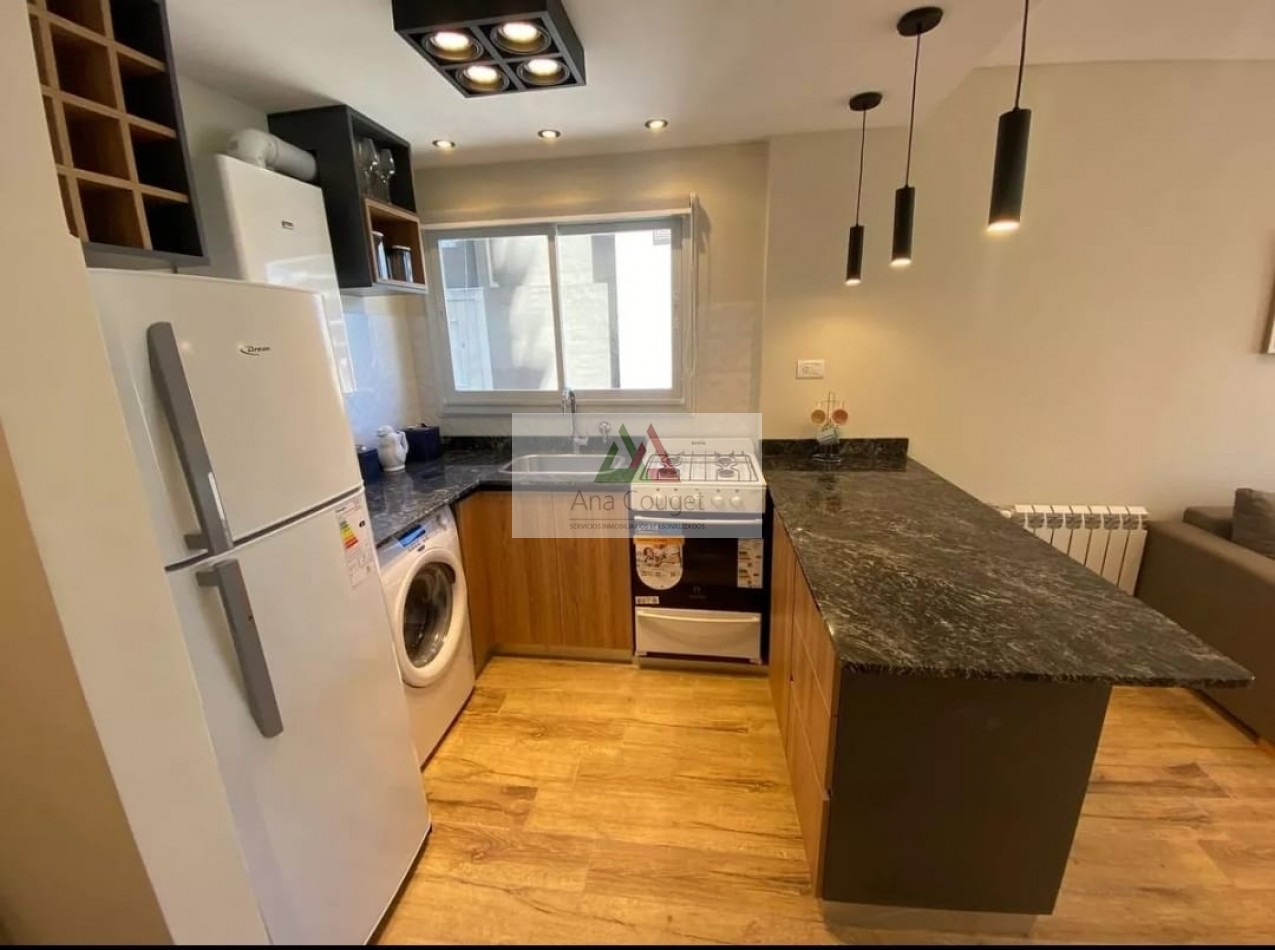 Departamento con cochera reciclado a nuevo, impecable. 