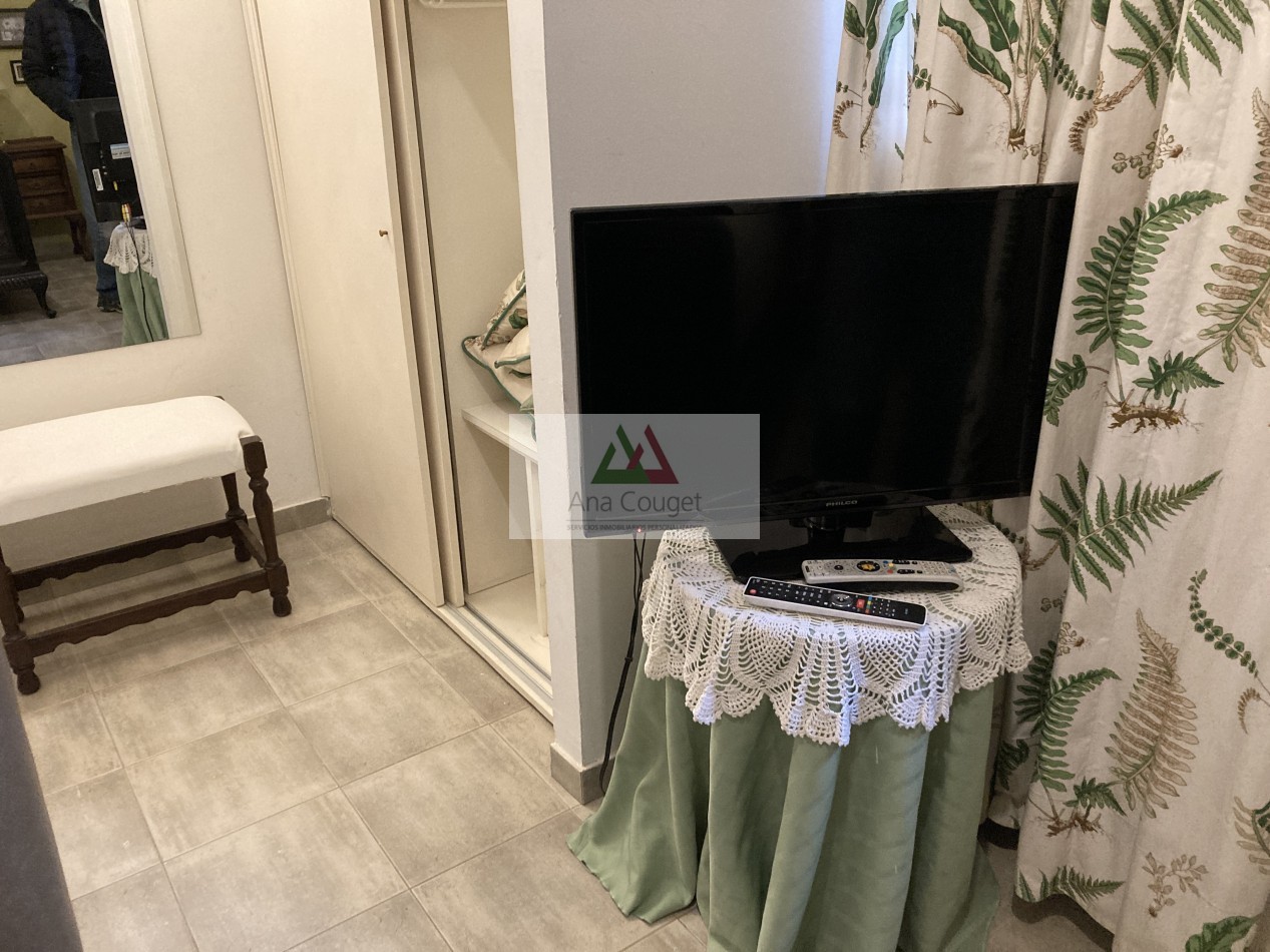 Excelente casa de 3 dormitorios, living comedor con hogar, parrilla.