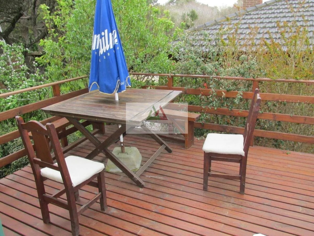 Departamento de dos dormitorios y dos baños a una cuadra del mar