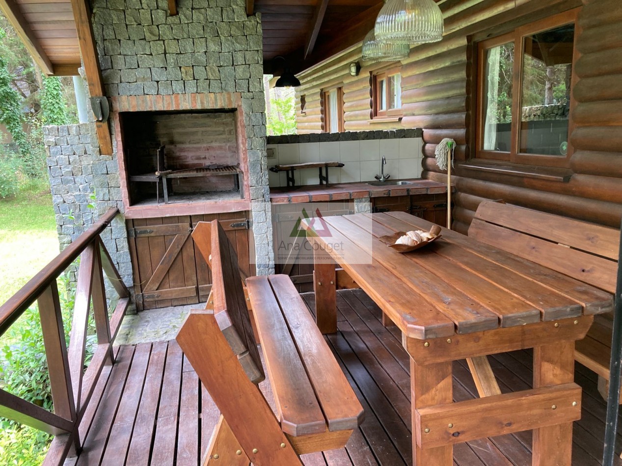 Pintoresca cabaña en el bosque de Carilo