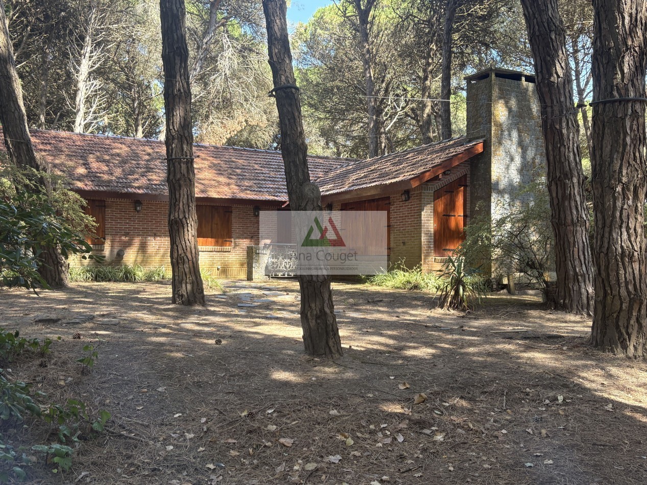 Tipica casa en el bosque de Carilo