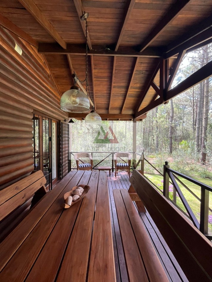 Pintoresca cabaña en el bosque de Carilo