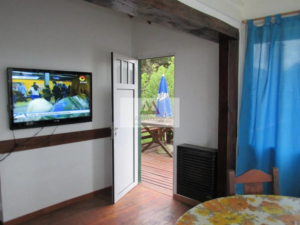 Departamento de dos dormitorios y dos baños a una cuadra del mar