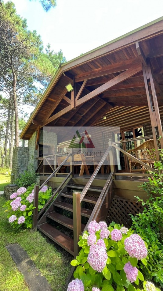 Pintoresca cabaña en el bosque de Carilo
