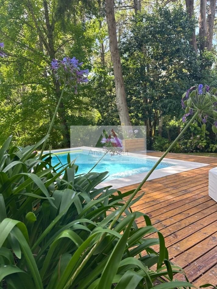 Impecable casa en Carilo, lista para entrar!