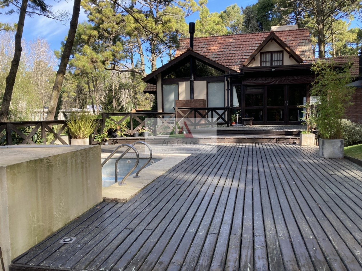 Hermosa casa en Carilo para 10 personas