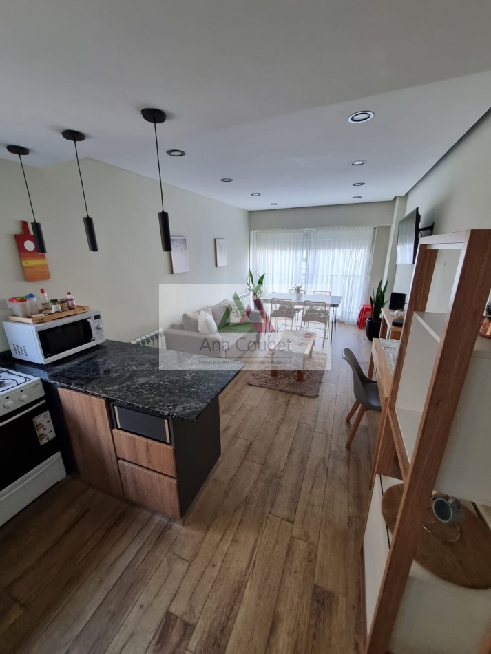 Departamento con cochera reciclado a nuevo, impecable. 