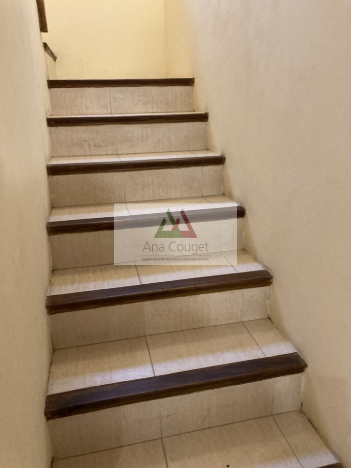 Excelente casa de 3 dormitorios, living comedor con hogar, parrilla.