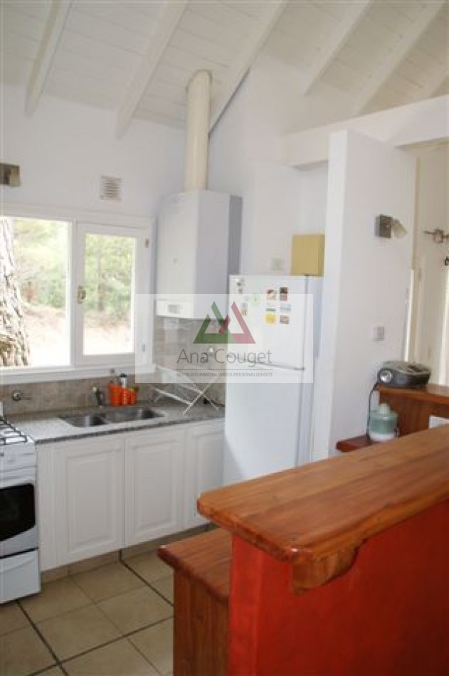 Lindisima casa con pileta en magnifico entorno de bosque