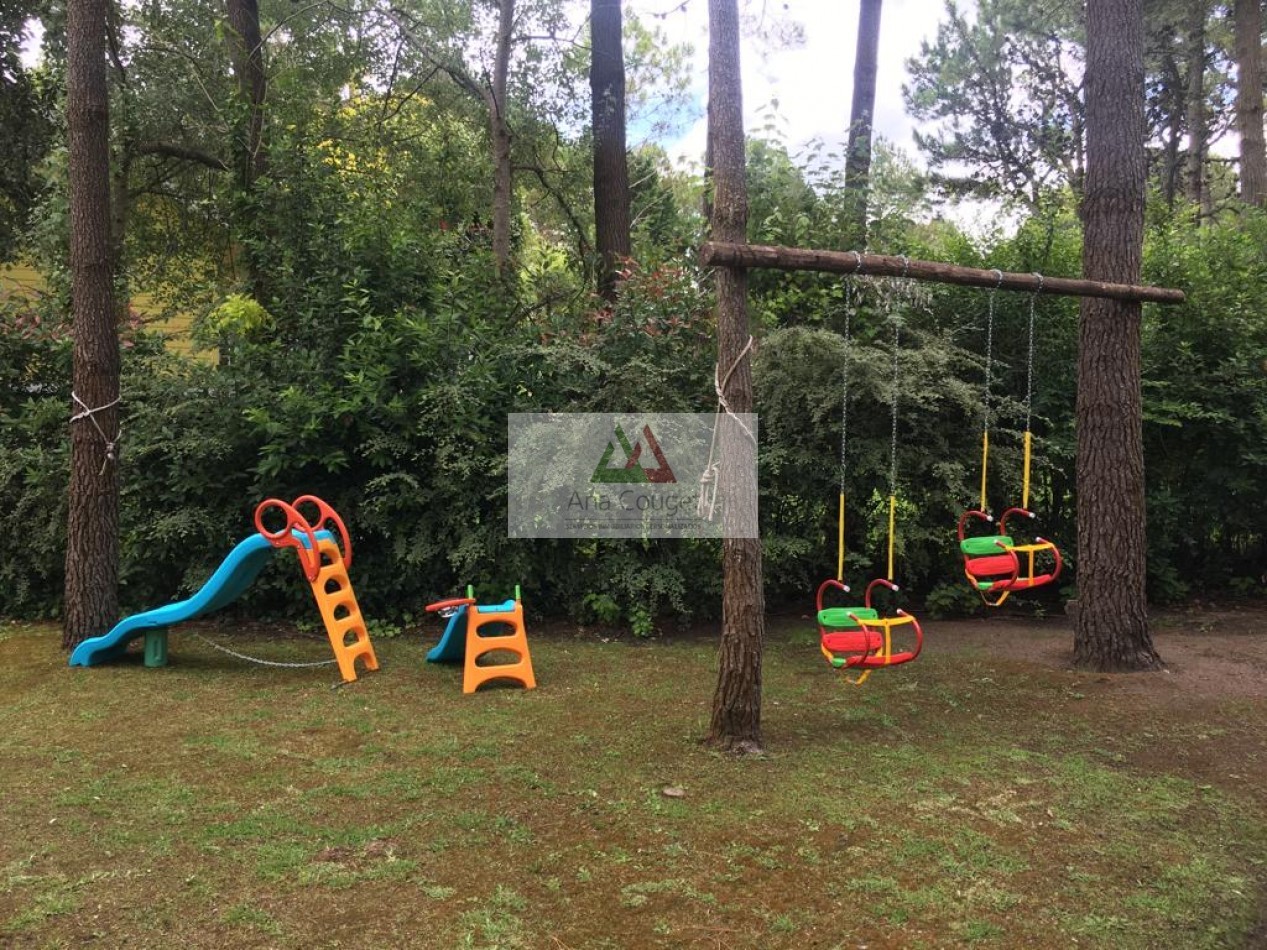 Lindisima casa con pileta en magnifico entorno de bosque