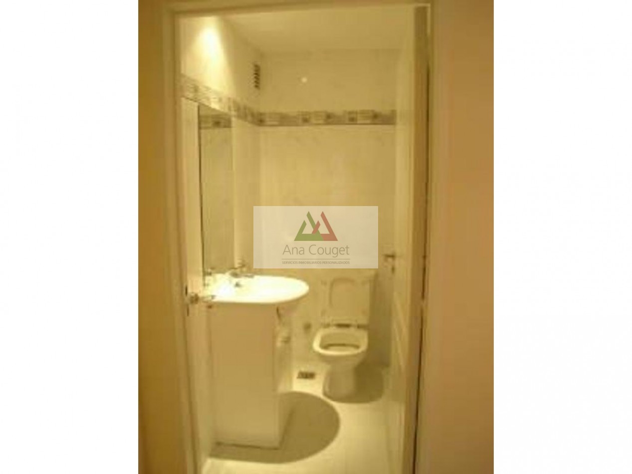 Dos ambientes equipado en edificio torre con amenities y vigilancia.-