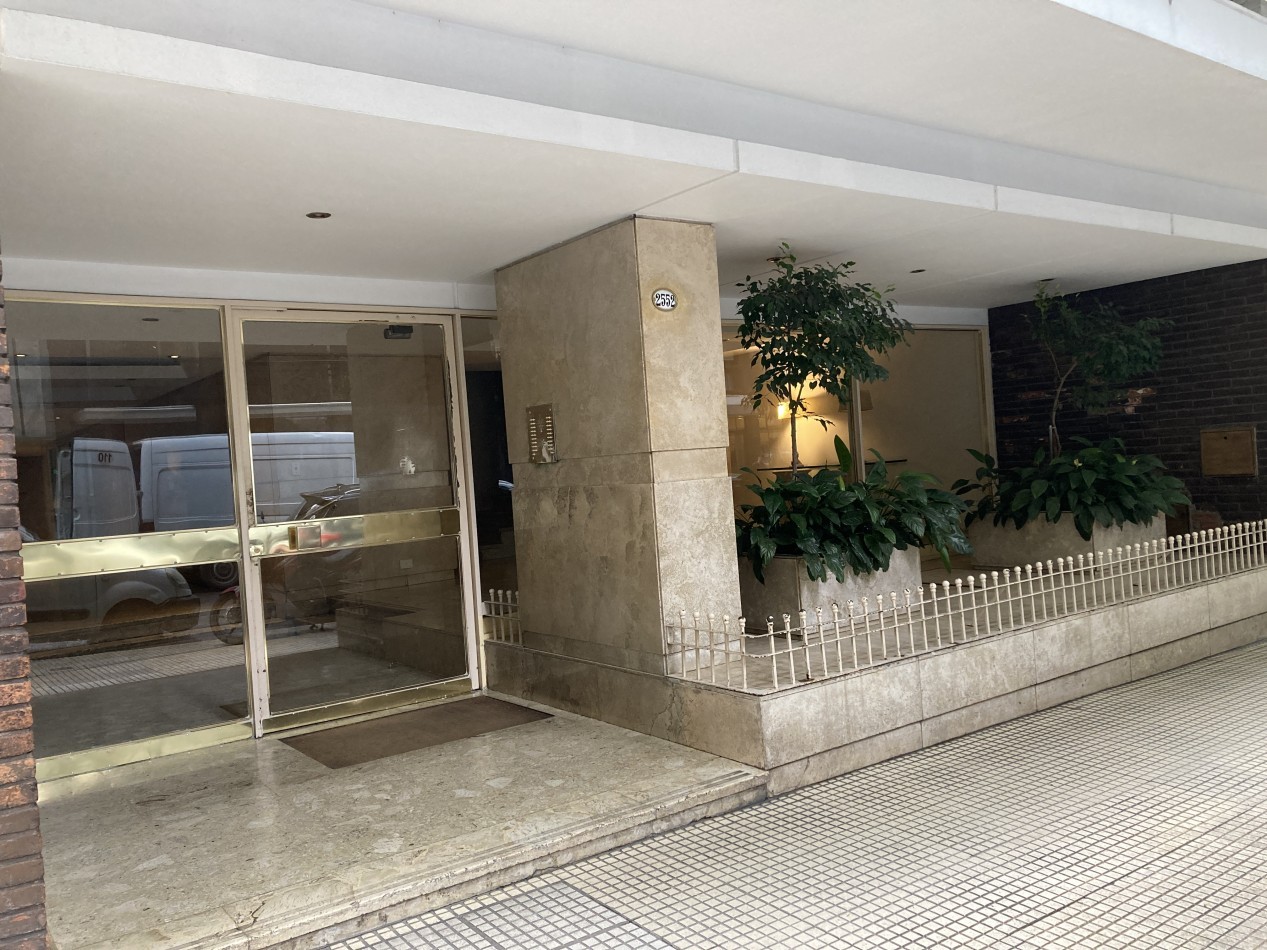 Impecable dos ambientes en excelente ubicacion en Recoleta.