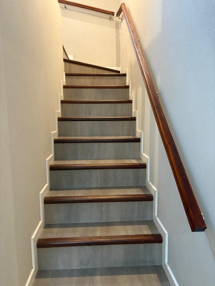 Maravillosa casa rodeada de bosque cerca del golf. 