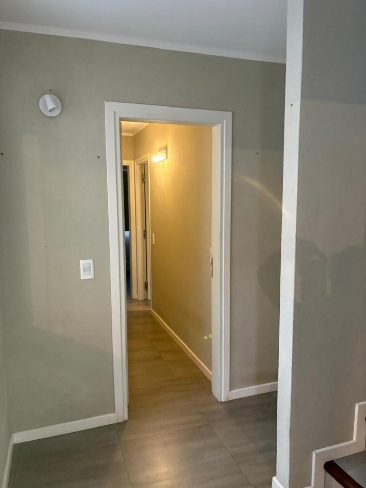 Maravillosa casa rodeada de bosque cerca del golf. 